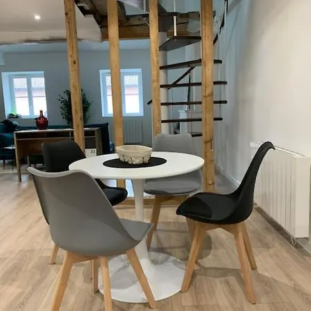 Duplex Sur Patio Appartement Saint-Laurent-sur-Saone